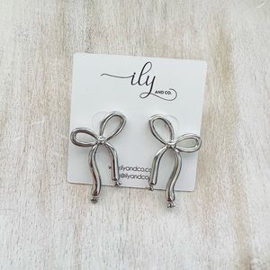 Silver Balloon Bow Earrings Post Lightweight Costume Boutique Jewelry Accessory